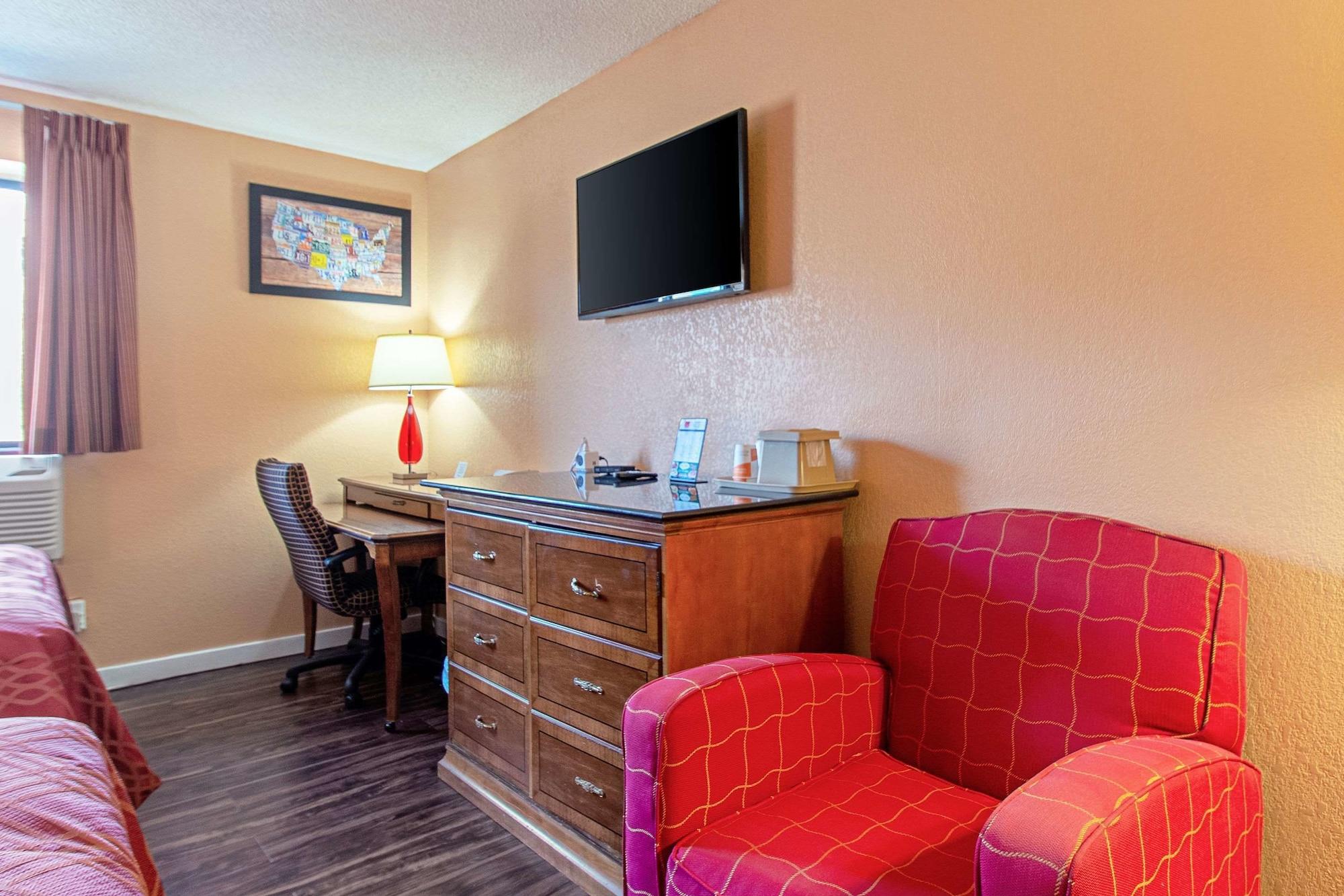 Econo Lodge Ютіка Екстер'єр фото