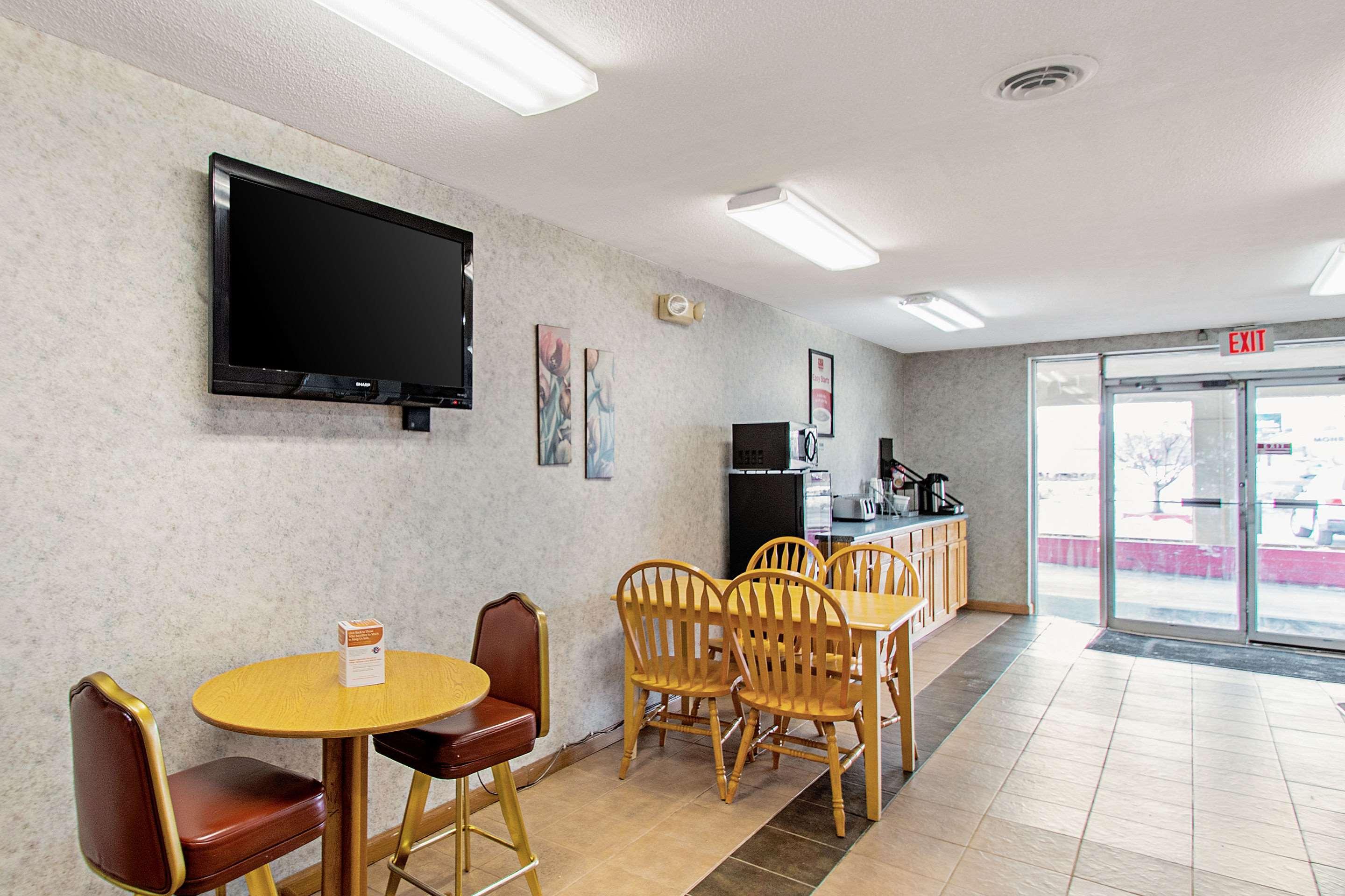 Econo Lodge Ютіка Екстер'єр фото