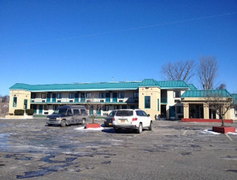 Econo Lodge Ютіка Екстер'єр фото