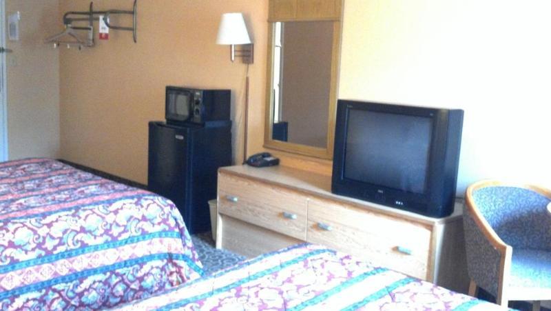 Econo Lodge Ютіка Екстер'єр фото
