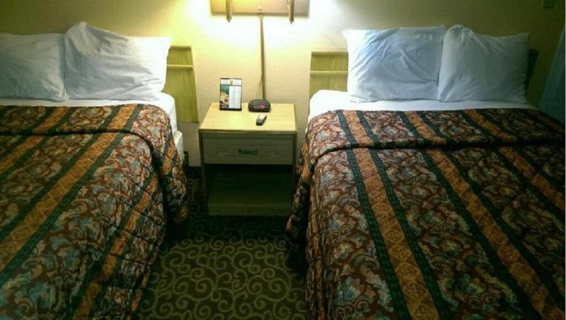 Econo Lodge Ютіка Екстер'єр фото