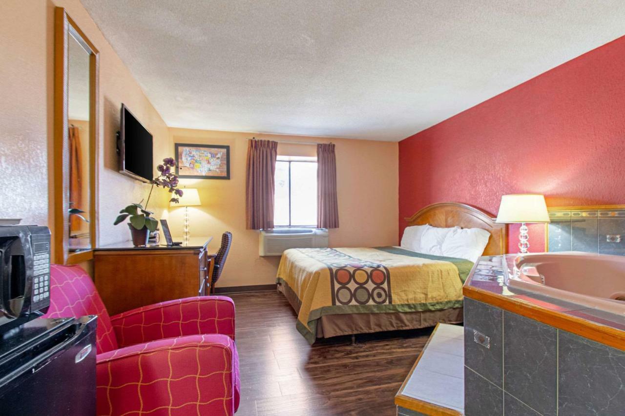 Econo Lodge Ютіка Екстер'єр фото